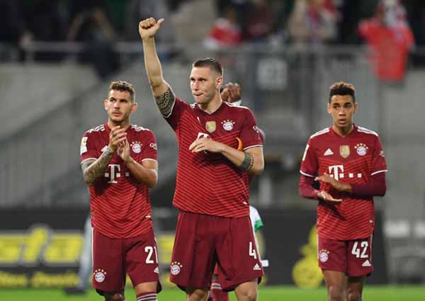 Bayern thắng trận dù chỉ còn 10 người
