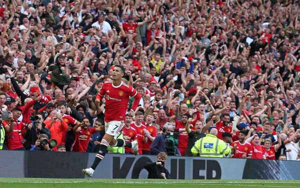 Sau kỷ lục hat-trick ở Bồ Đào Nha, Ronaldo đứng trước cột mốc vĩ đại tại Ngoại hạng Anh