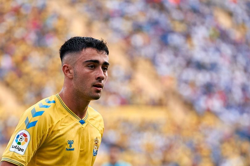 Chuyển nhượng cầu thủ ngày 21/10