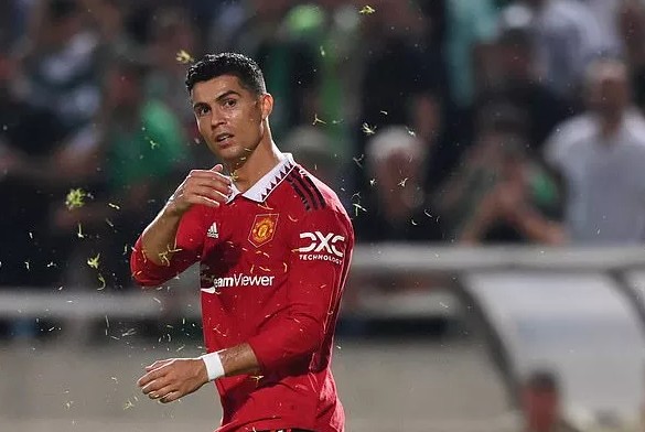 Ronaldo gây sốc, Man United thoát hiểm trước "tí hon" Đảo Cyprus