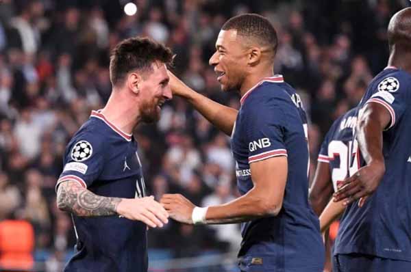 MU phải loại Ronaldo, Messi nói gì để giữ Mbappe ở PSG