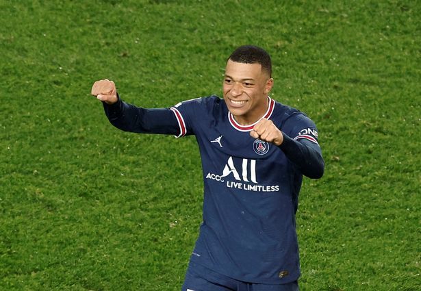 Mbappe được thưởng 100 triệu euro ký gia hạn PSG