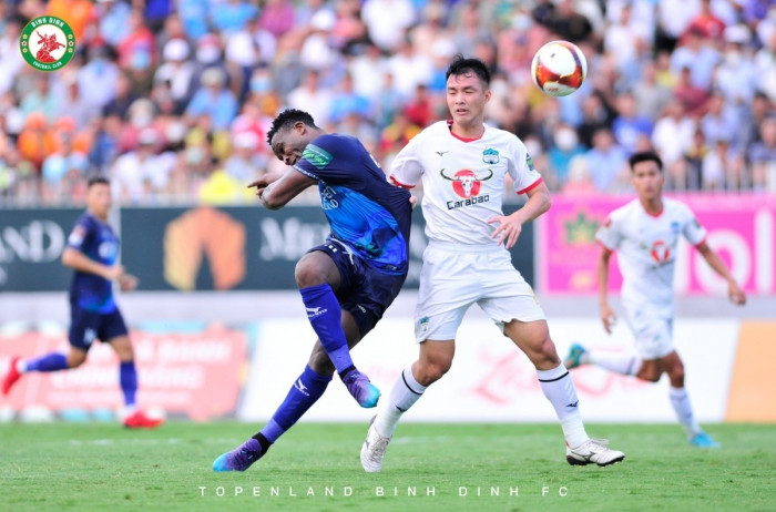 Dòng trạng thái lạ và số phận cay đắng của dàn con cưng nhà bầu Đức