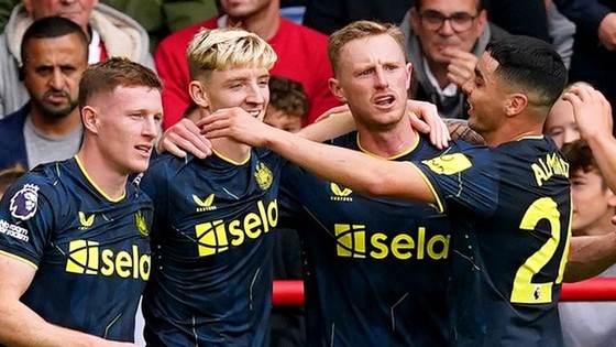 Newcastle đi vào lịch sử khi hủy diệt chủ nhà Sheffield United