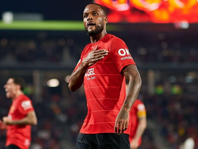 Barca, Girona bị đá bay khỏi Cúp Nhà vua