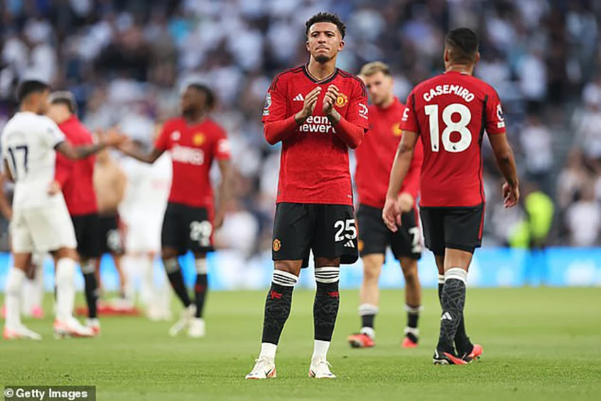 Sancho rực sáng giúp Borussia Dortmund hạ PSG, MU có tiếc nuối?