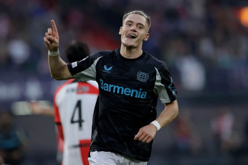 Bayer Leverkusen thị uy sức mạnh