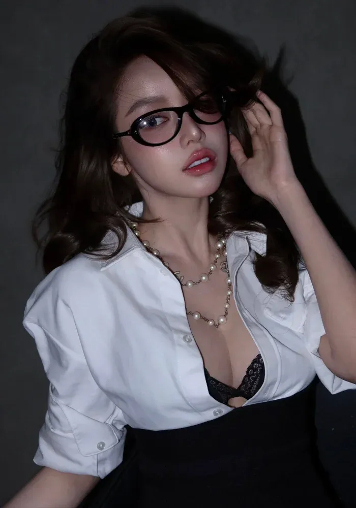 Ngẩn ngơ với visual đẹp phát sáng của Thanh Thủy