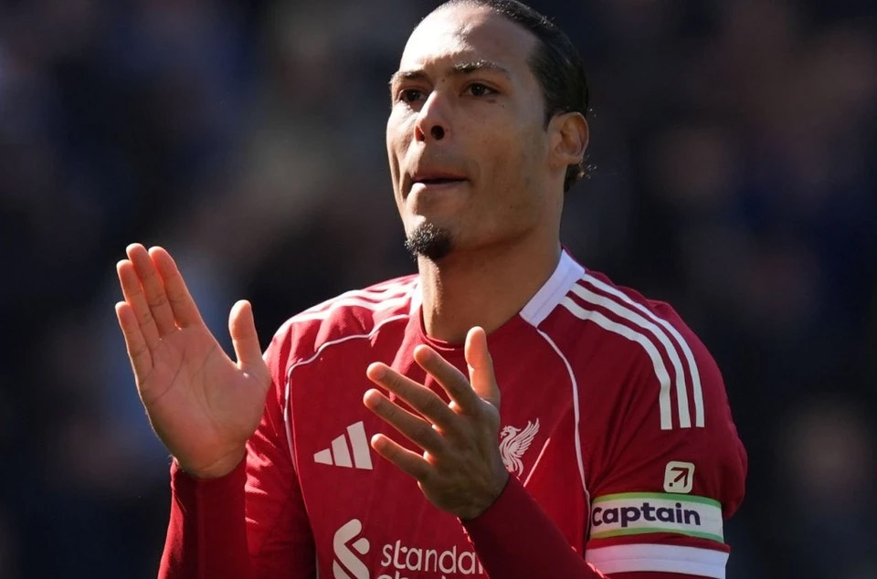 Liverpool ngã ngựa, MU vững vàng trong top 4