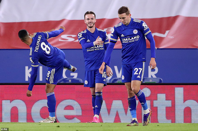 Nóng bỏng BXH Ngoại hạng Anh: Leicester vượt Liverpool, kém MU mấy điểm?